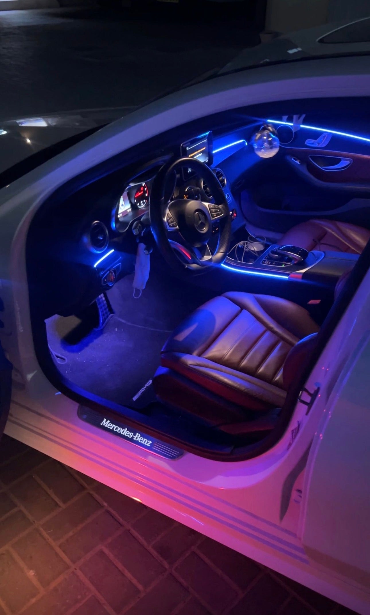 CS Ambientebeleuchtung für Mercedes C-Klasse (W205) 64-Farben inkl. Einbau (Nachrüstung)