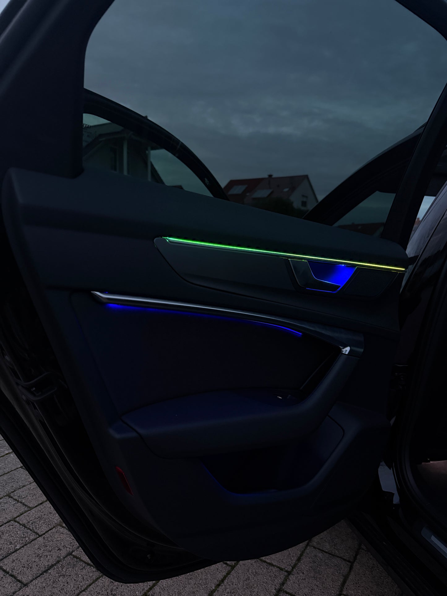 Ambientebeleuchtung für Audi A6 S6 RS6 C8/4K inkl. Einbau (Nachrüstung)