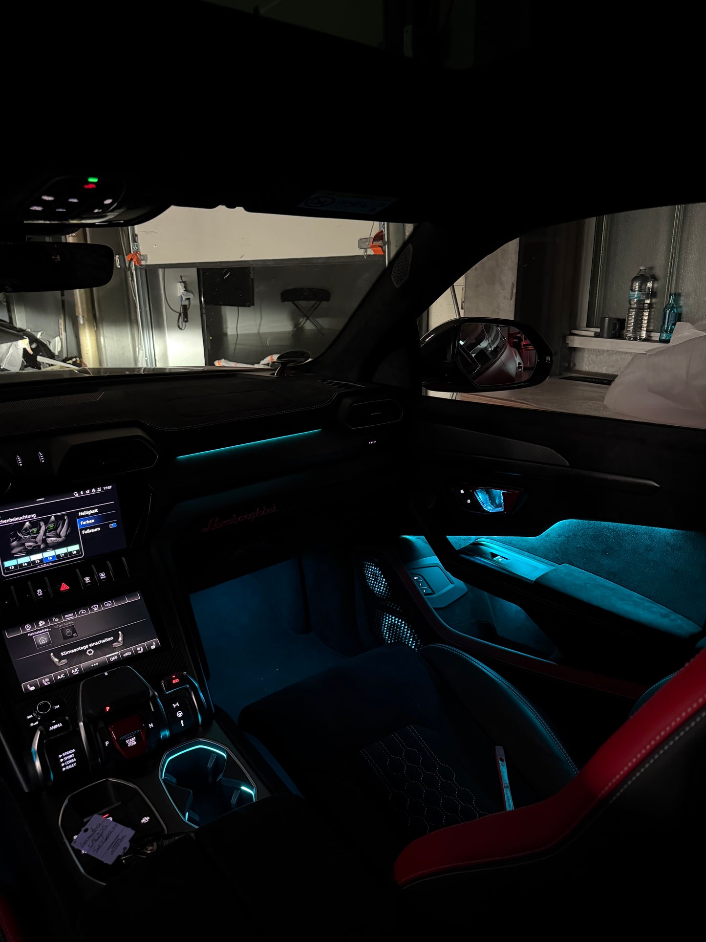 Ambientebeleuchtung für Lamborghini Urus inkl. Einbau (Nachrüstung)