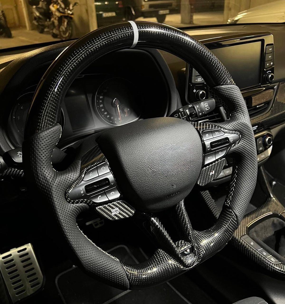 Hyundai carbon steering wheel